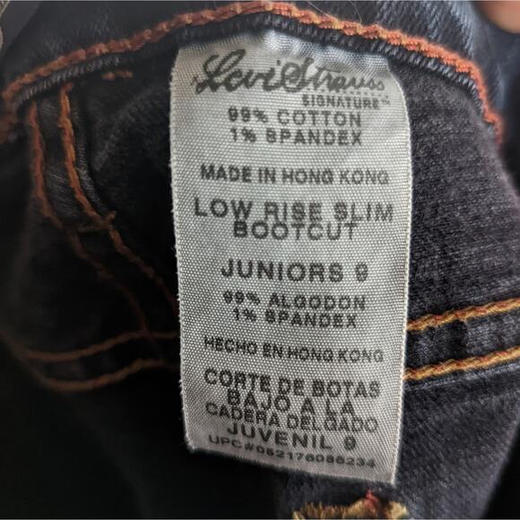 Levi Strauss Low Rise Boot Cut Jeans - Picture 3 of 3